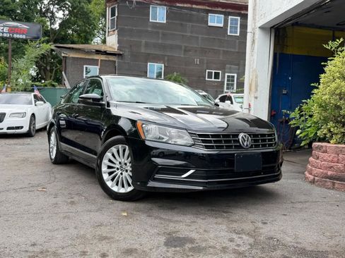 Used 2016 Volkswagen Passat 1.8T S FWD image 12