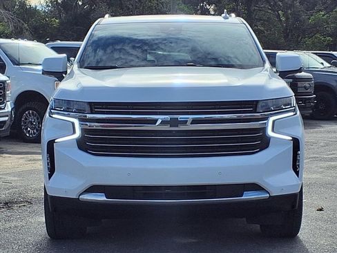 Used 2023 Chevrolet Suburban LT image 2