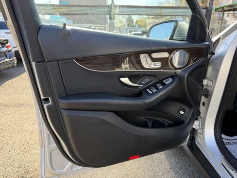 Used 2020 Mercedes-Benz GLC 300 4MATIC image 26