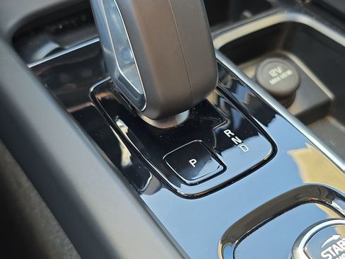 Certified 2023 Volvo XC60 B5 Plus image 28