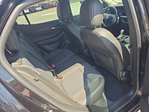 Used 2024 Buick Encore GX Preferred FWD image 11