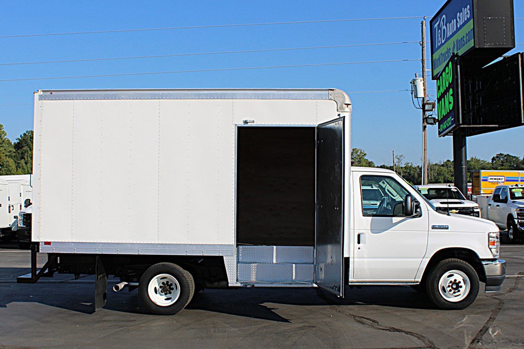 Used 2023 Ford E-350 and Econoline 350 Super Duty w/ Power Windows & Locks Group RWD image 9
