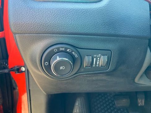 Used 2018 Jeep Compass Trailhawk w/ Leather Interior Group AWD/4WD image 18
