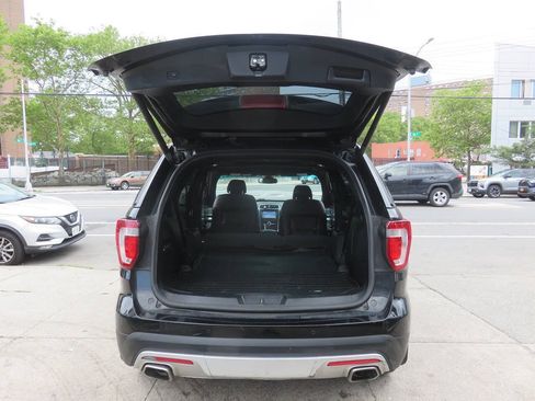 Used 2017 Ford Explorer Platinum AWD/4WD image 27
