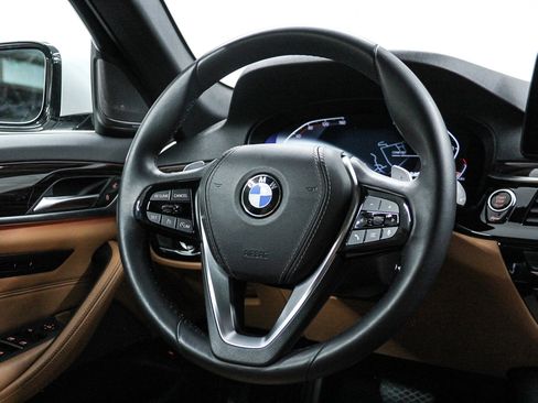 Certified 2023 BMW 530i w/ Premium Package RWD image 16
