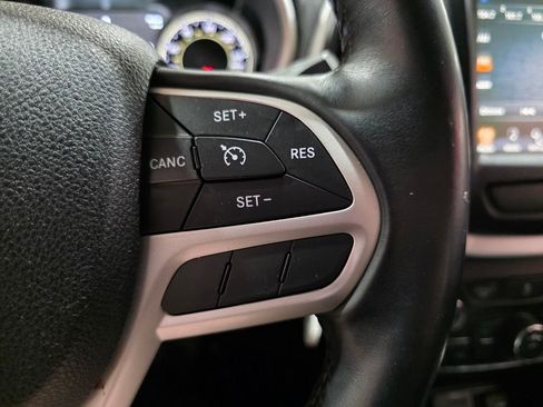 Used 2017 Jeep Cherokee Trailhawk image 24