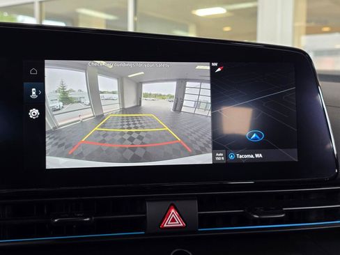Used 2025 Hyundai Elantra SEL FWD image 26