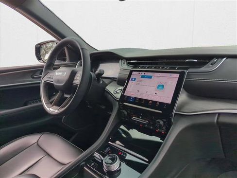 Used 2025 Jeep Grand Cherokee Limited 4xe image 27