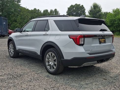 New 2026 Ford Explorer Active w/ Active Comfort Package AWD/4WD image 4