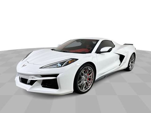 Used 2024 Chevrolet Corvette Z06 w/ Chrome Exterior Badge Package RWD image 4
