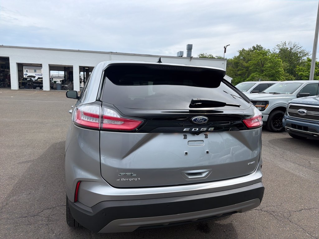 Used 2023 Ford Edge SEL w/ Convenience Package AWD/4WD image 4