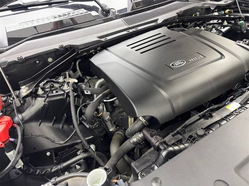 Used 2025 Land Rover Defender 110 S image 71