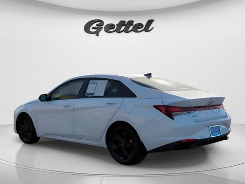 Used 2023 Hyundai Elantra SEL image 6