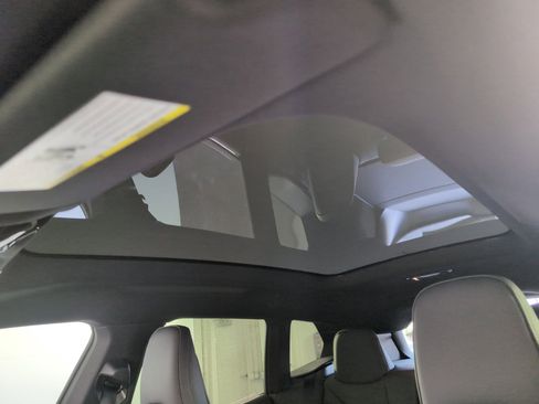 Used 2025 BMW iX xDrive50 w/ Premium Package image 12