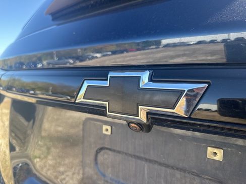 Used 2023 Chevrolet Traverse LT w/ Midnight/Sport Edition image 40