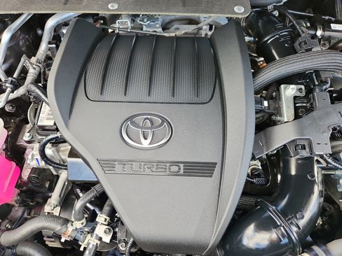Used 2025 Toyota Highlander XLE AWD/4WD image 20