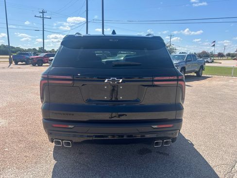 New 2026 Chevrolet Traverse LT w/ Midnight/Sport Edition FWD image 5