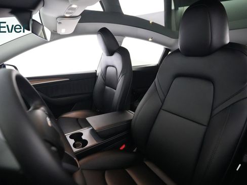 Used 2024 Tesla Model Y 2WD image 4