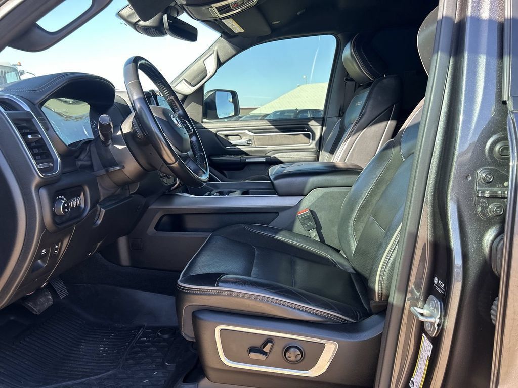 Used 2022 RAM 1500 Laramie w/ Sport Appearance Package AWD/4WD image 18