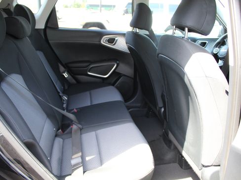 Used 2023 Kia Soul S FWD image 20