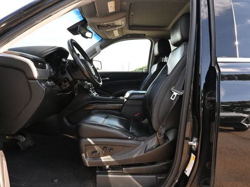Used 2020 Chevrolet Suburban LT AWD/4WD image 18