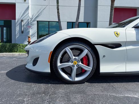 Used 2020 Ferrari Portofino image 13