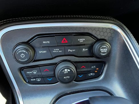 Used 2018 Dodge Challenger GT w/ GT Interior Package AWD/4WD image 35