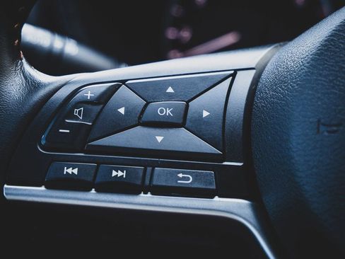 Used 2021 Nissan Sentra SR w/ SR Premium Package image 13