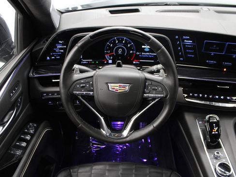 Certified 2023 Cadillac Escalade ESV V image 22