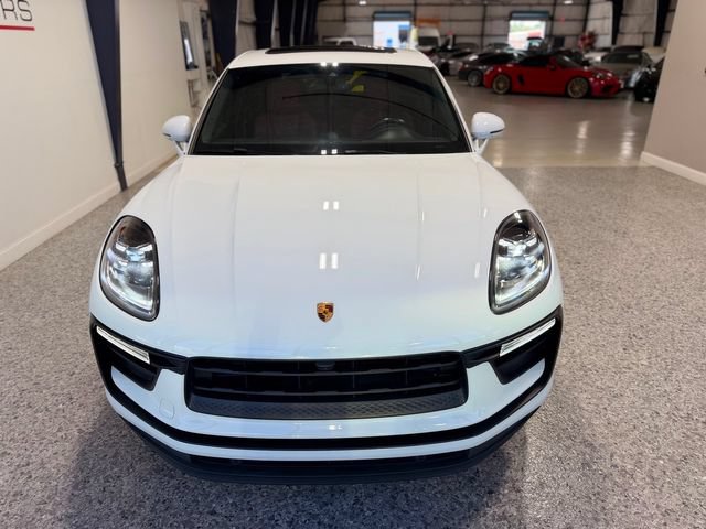 Used 2022 Porsche Macan AWD/4WD image 14