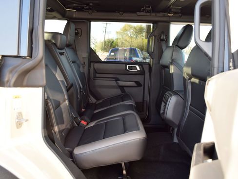 New 2026 Ford Bronco Outer Banks w/ Sasquatch Package image 22