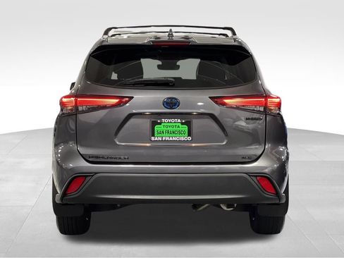 Certified 2022 Toyota Highlander XLE image 4
