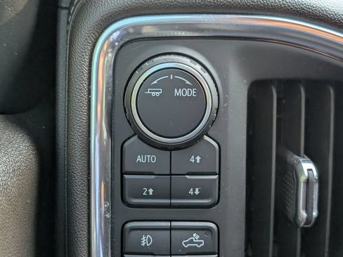 Used 2021 Chevrolet Silverado 1500 LT Trail Boss AWD/4WD image 31