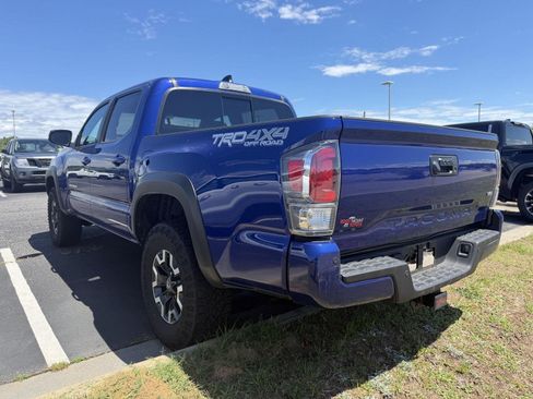 Used 2023 Toyota Tacoma TRD Off-Road w/ TRD Premium Off Road Package AWD/4WD image 5
