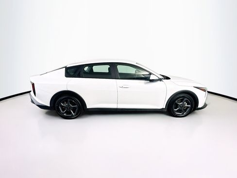 Used 2025 Kia K4 LXS image 10