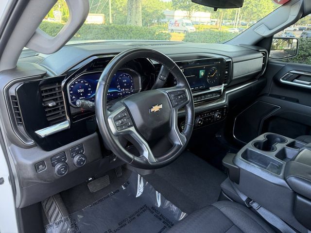 Used 2023 Chevrolet Silverado 1500 LT AWD/4WD image 15