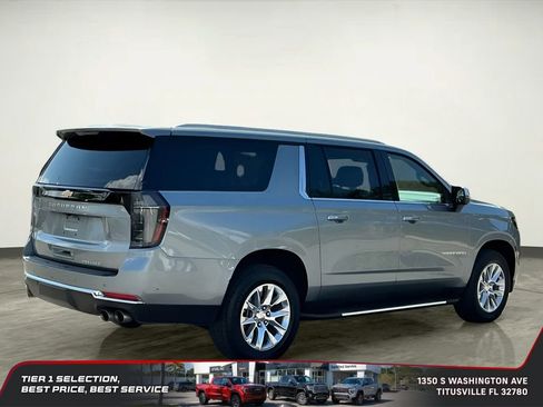 Used 2025 Chevrolet Suburban Premier RWD image 8