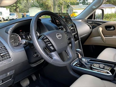 Used 2022 Nissan Armada SV w/ SV Appearance Package image 14