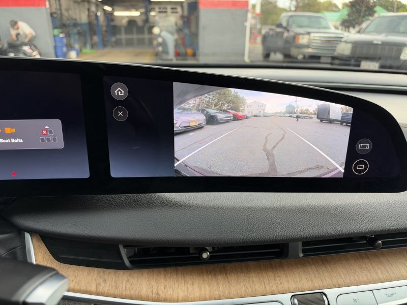 Used 2024 Lucid Air Touring AWD/4WD image 29