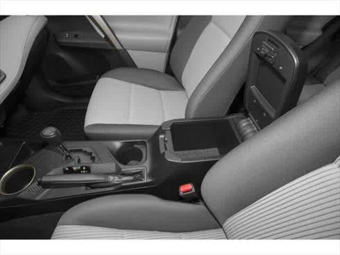 Used 2015 Toyota RAV4 XLE image 13