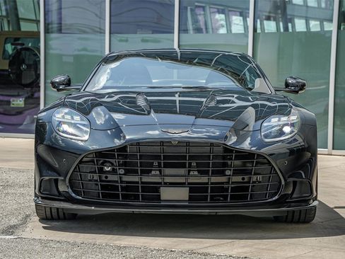New 2025 Aston Martin Vanquish Coupe image 7