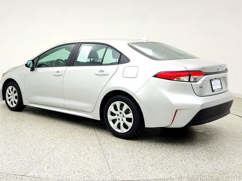 Used 2026 Toyota Corolla LE FWD image 7