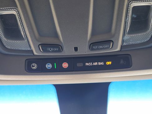 Used 2023 Chevrolet Silverado 2500 LT w/ Convenience Package image 21