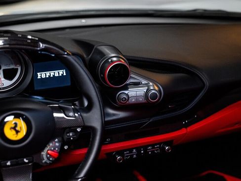 Used 2021 Ferrari F8 Tributo RWD image 17