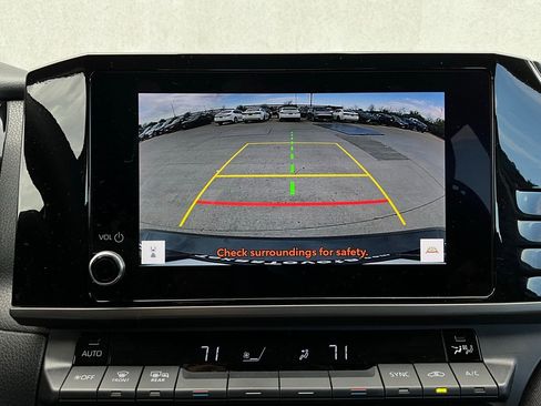 Used 2025 Toyota Camry LE image 30