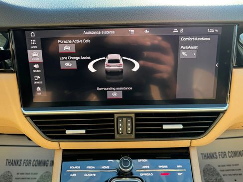 Used 2021 Porsche Cayenne image 30