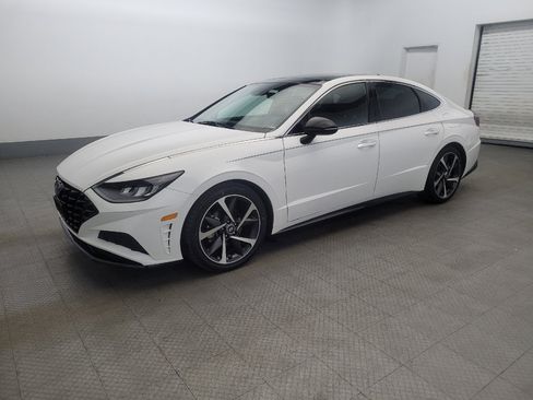 Used 2023 Hyundai Sonata SEL Plus image 2