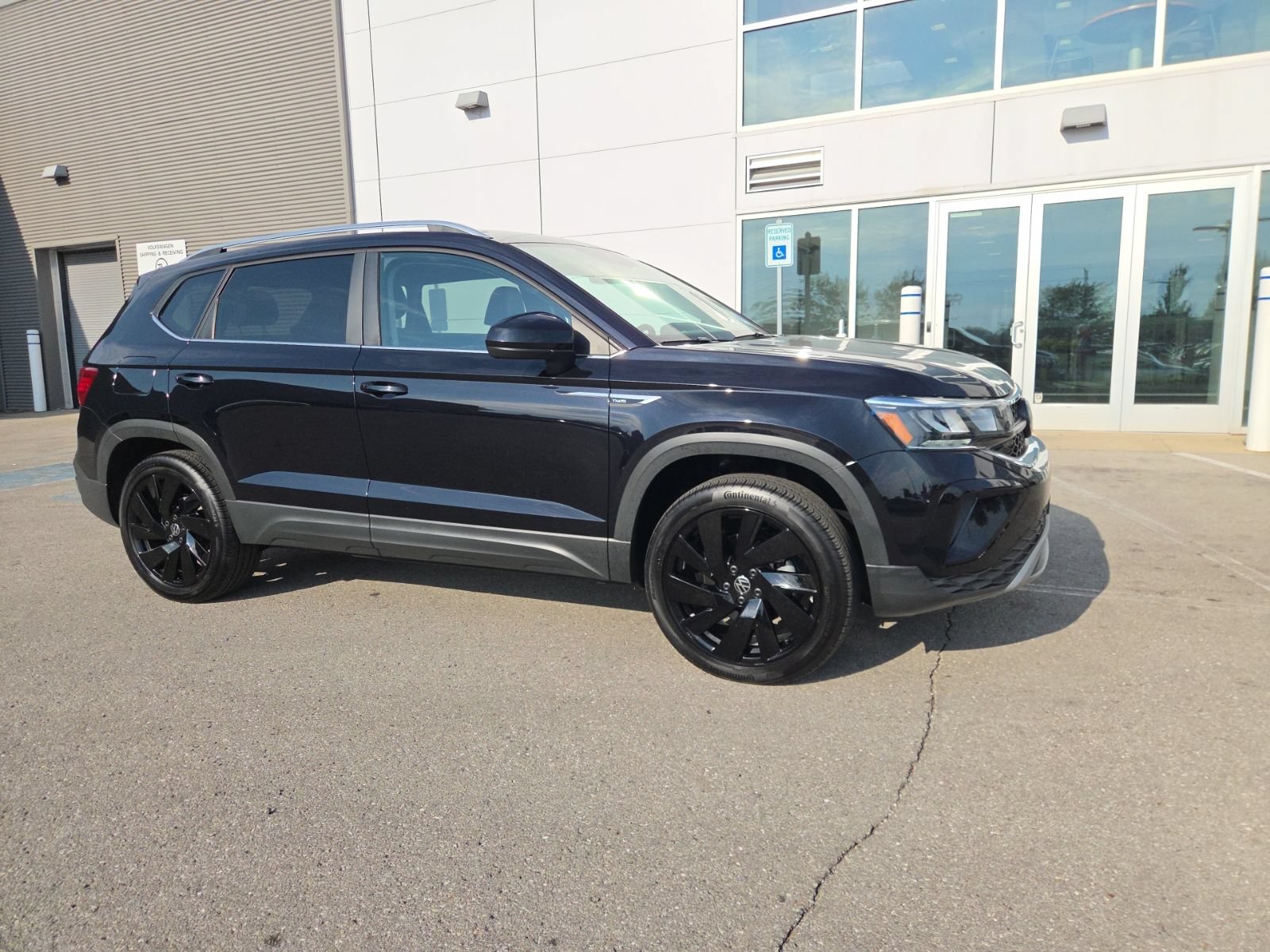 Certified 2024 Volkswagen Taos SE w/ Black Wheel Plus Package AWD/4WD image 2