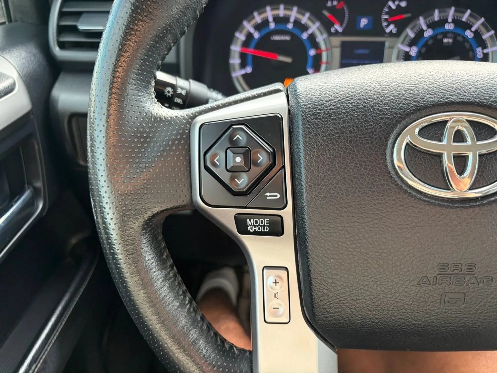 Used 2014 Toyota 4Runner SR5 AWD/4WD image 19
