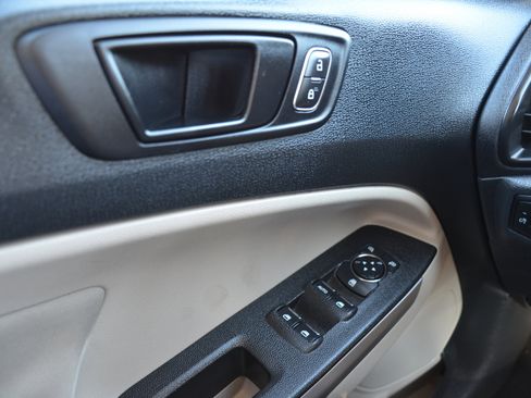 Used 2021 Ford EcoSport S image 10